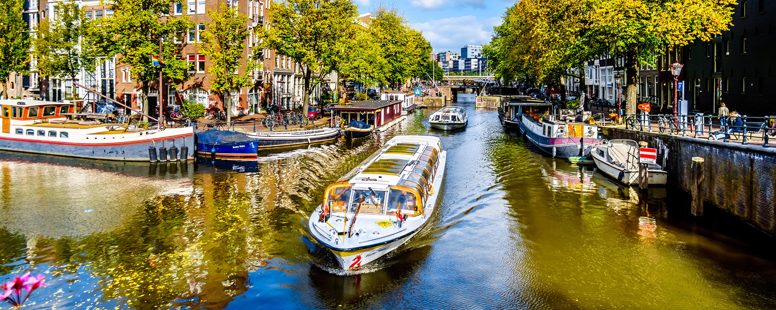 boot op Amsterdamse gracht